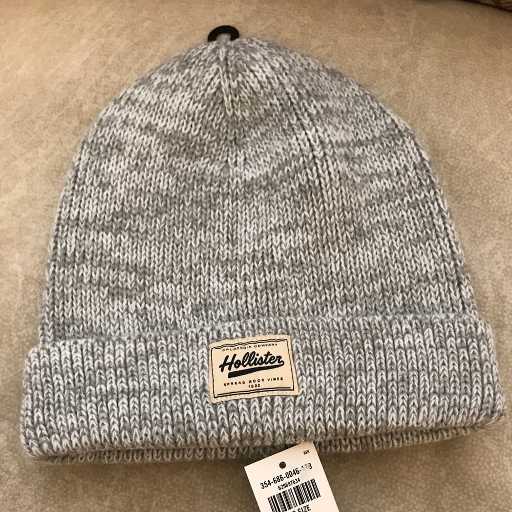 💥SOLD💥NWT Hollister Logo Knit Beanie